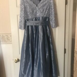 Jessica Howard woman blue Dress in Shimmering Silver Lace
